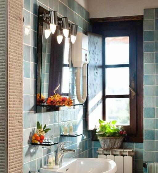 Апартаменты 1 Спальня, Farmhouse With Swimming Pool Surrounded By Greenery In San Donato Fronzano, Apartments With Air Cond