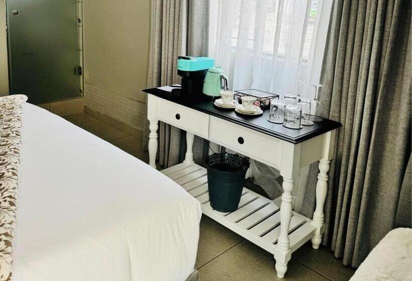 اتاق لوکس, C Est La Vie Boutique