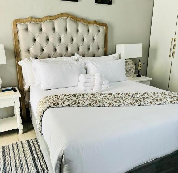 اتاق پرمیوم, C Est La Vie Boutique