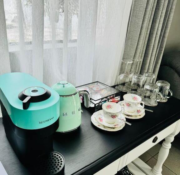 اتاق پرمیوم, C Est La Vie Boutique
