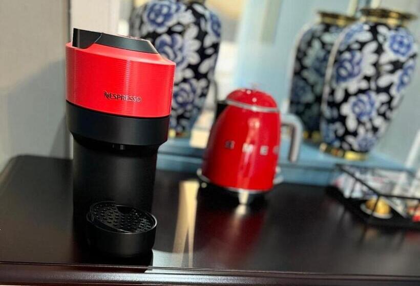 اتاق لوکس, C Est La Vie Boutique