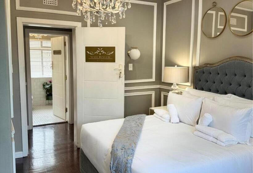 اتاق لوکس, C Est La Vie Boutique
