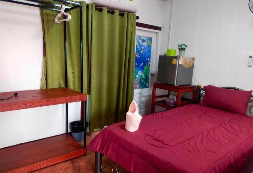 Номер Стандарт с Балконом, Baan Sabaijai Viking Home