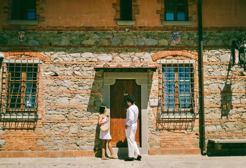 Апартаменты 2 Спальни, Isa Residence With Swimming Pool Surrounded By Tuscan Nature In San Donato Fronzano, Apartments With