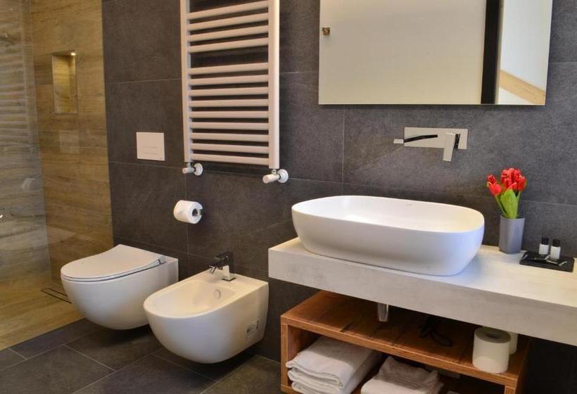 带阳台的豪华间, Aria Alpina Guest House Affittacamere