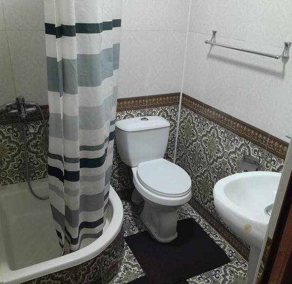 غرفة ديلوكس ثلاثية, Ravshan Guest House