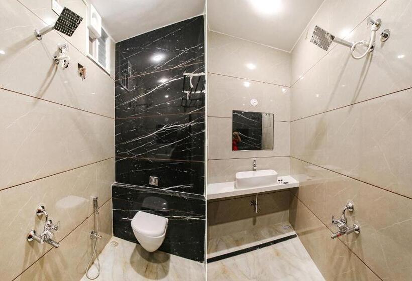 Трехместный Президентский, Fabhotel The Gravity Inn