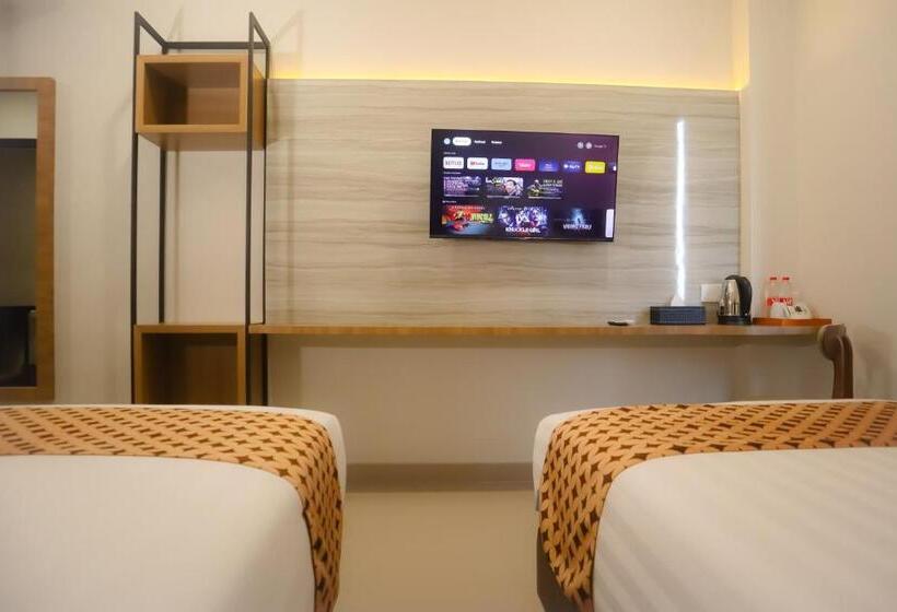 Номер Superior, Front One Hotel Gombong