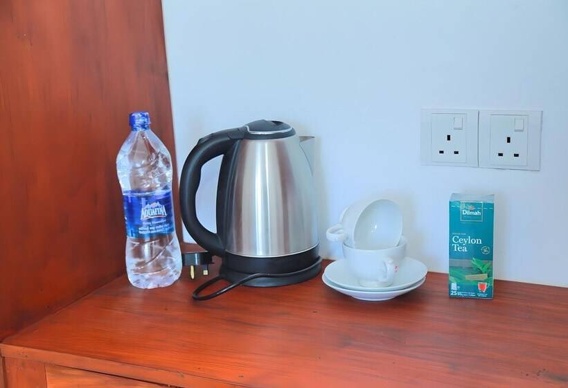 이코노미 룸, Travellers Hotel Hikkaduwa