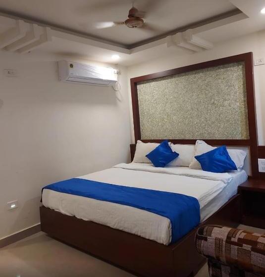 Номер Стандарт, Fabhotel Golden Way