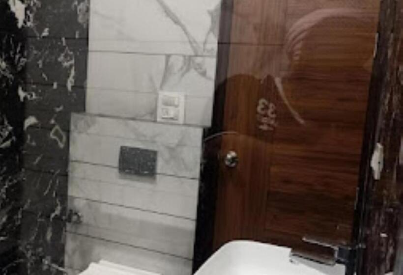 اتاق لوکس, Del