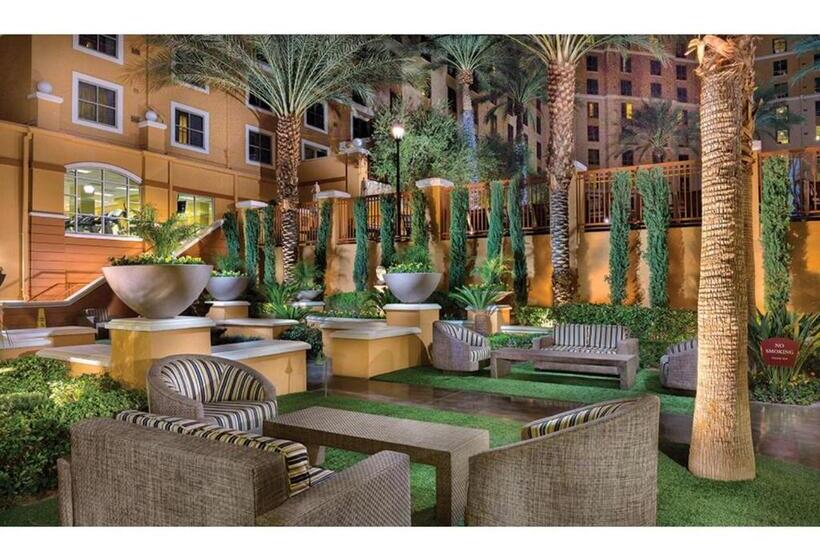 Apartamento 2 Dormitórios, Experience Mediterranean Condo Luxury, Near The Lv Strip   Special Offer Now!