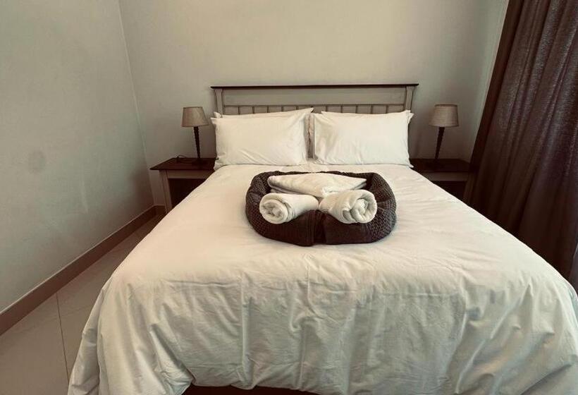 Quarto Familiar, The Hide In Sandton