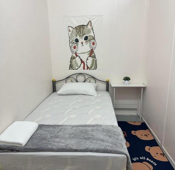 标准单人间共用浴室, Madam Guesthouse
