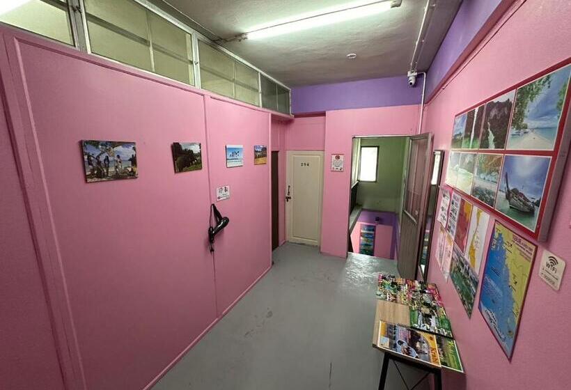 标准单人间共用浴室, Madam Guesthouse
