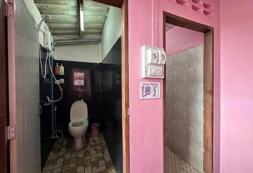 اتاق استاندارد, Madam Guesthouse