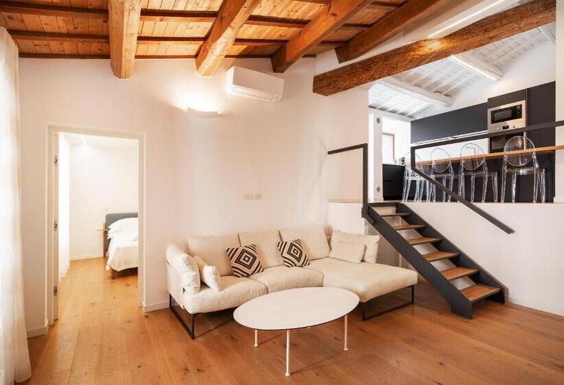 سوئیت 2 خوابه, Duomo B&b