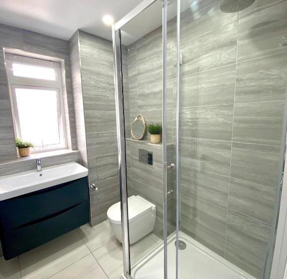 חדר סטנדרט חדר אמבטיה משותף, Rydal Water Rooms By Dc London Rooms
