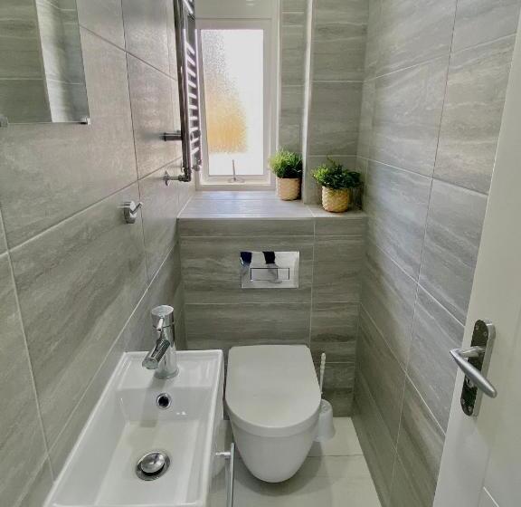 חדר סטנדרט חדר אמבטיה משותף, Rydal Water Rooms By Dc London Rooms
