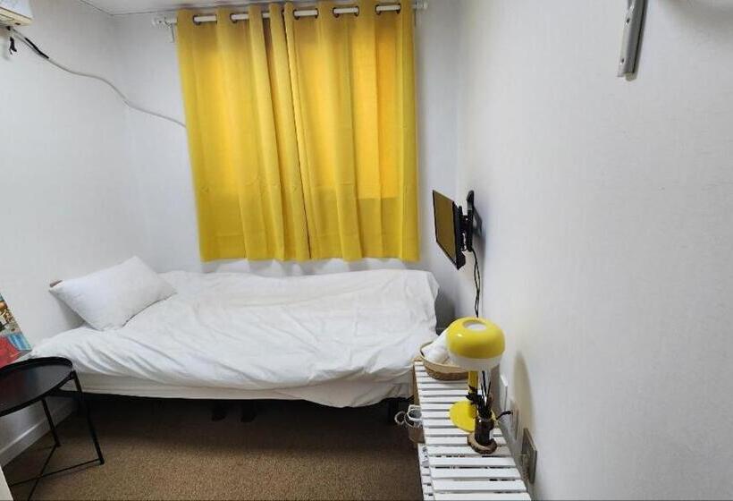 اتاق استاندارد یک نفره, Space Guesthouse
