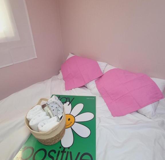 اتاق استاندارد با تراس, Space Guesthouse