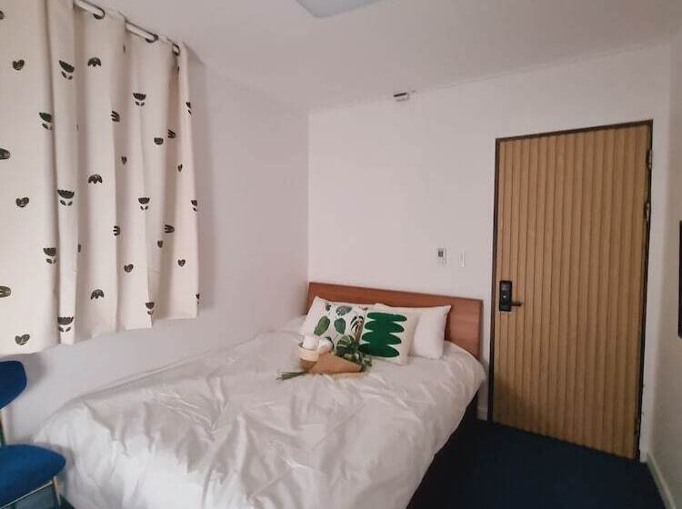 اتاق استاندارد, Space Guesthouse