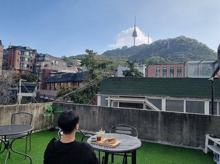 اتاق استاندارد یک نفره, Space Guesthouse