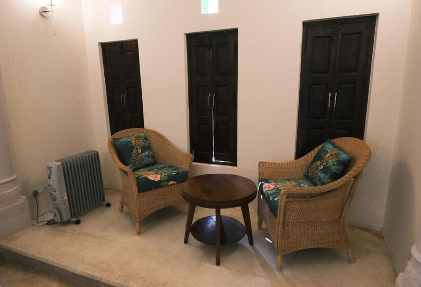 带大床的标准间, Vivaana Museum