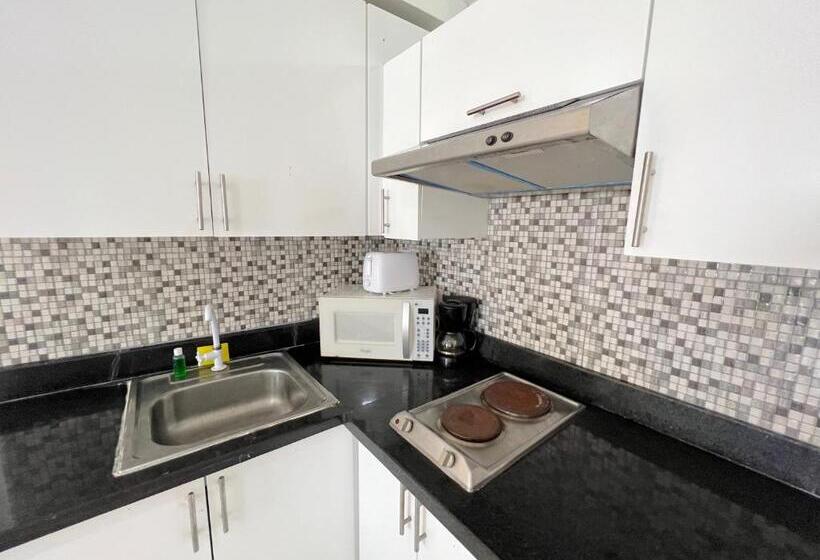 سوییت, Atlantic Suites   Great Location   Beach, Restaurants And Bars