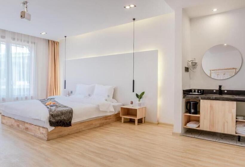 اتاق لوکس, Shangri La Jinwushe Boutique Inn