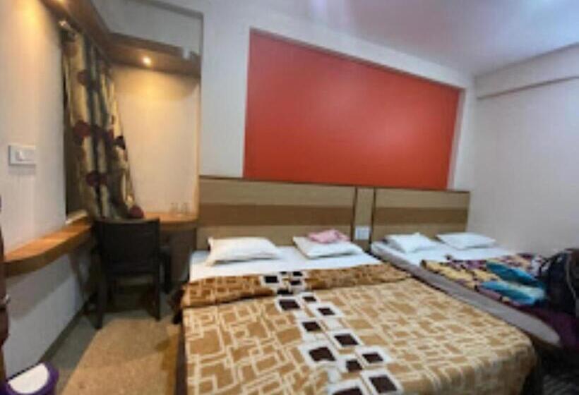 Quarto Deluxe, Jyoti Palace