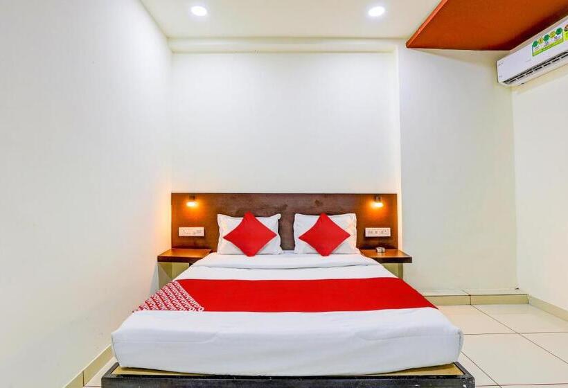Трехместный Номер Классика, Oyo Flagship Hotel Aanand Rooms