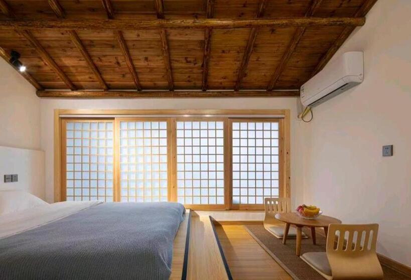Номер Стандарт, Geometric  Home White Space B&b