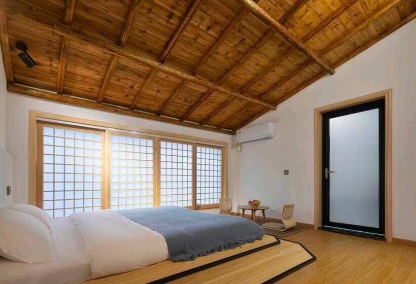 Quarto Estandar, Geometric  Home White Space B&b