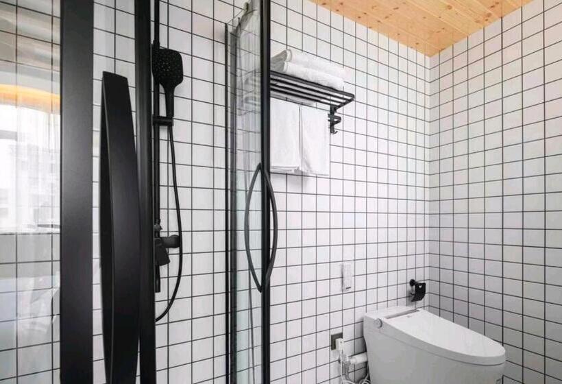 Номер Стандарт, Geometric  Home White Space B&b