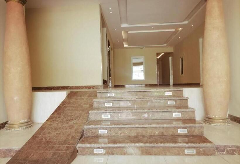اتاق لوکس, سالينوز هاوس
