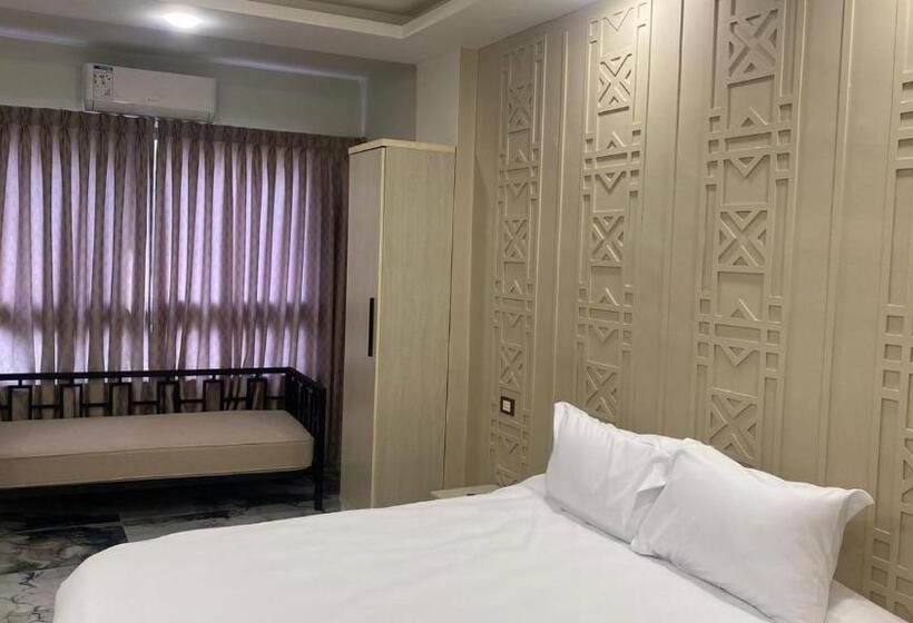 استودیوی لوکس, Amman Trail Hotel & Studios