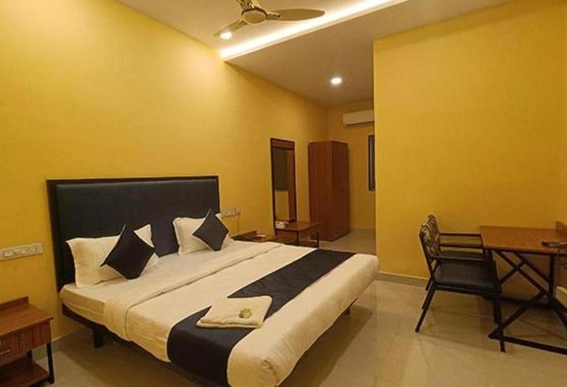 Номер Deluxe, Fabhotel Mint Park   Nr Nmims College