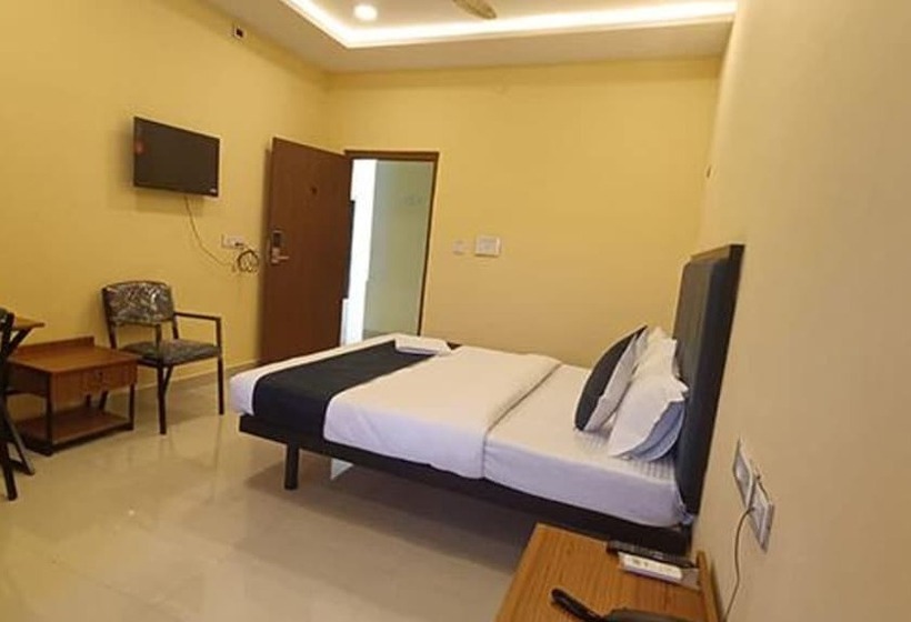 Номер Deluxe, Fabhotel Mint Park   Nr Nmims College