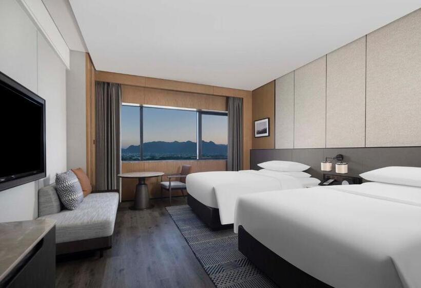Номер Клуб, Sheraton Pujiang