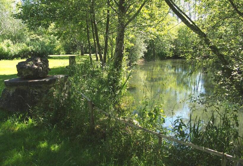 Номер Стандарт, Hameau De La Brousse