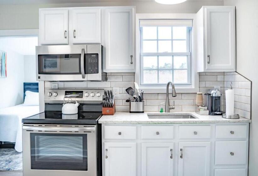 Family Suite, 935 Ocean, A Beachside Inn