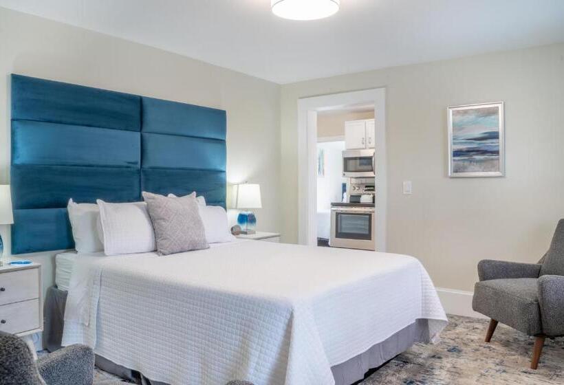 Family Suite, 935 Ocean, A Beachside Inn