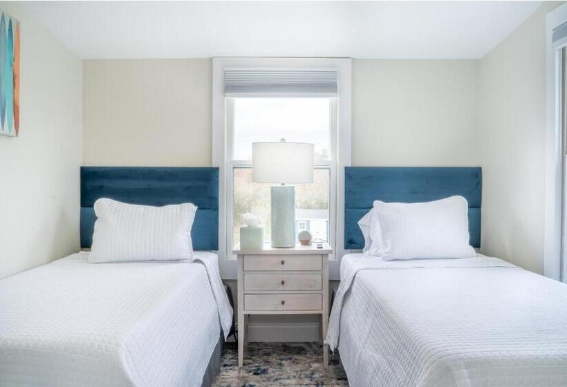 패밀리 스위트, 935 Ocean, A Beachside Inn