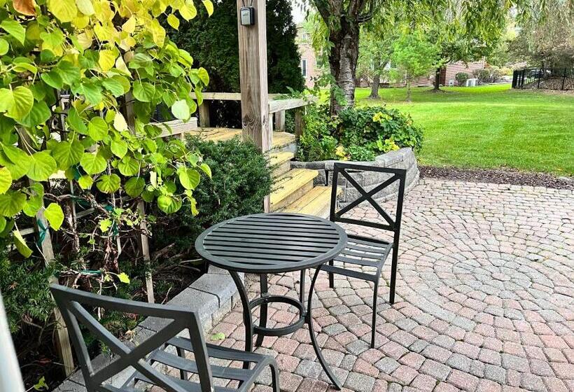 스탠다드 룸 가든 전망, Charming Canton Guesthouse With Private Entrance & Hot Tub