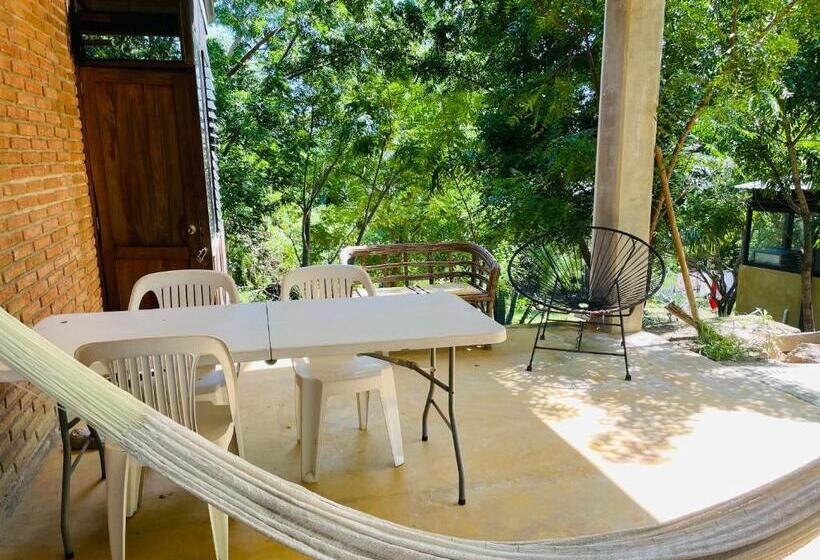 标准三人间, Room In House   Double Bed, Queen Size, Small Kitchen, Terrace, Wi Fi  Air Condition