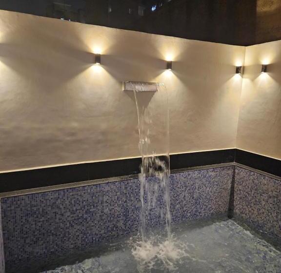 Номер Deluxe с Балконом, The Lodgers Boutique Hotel Near India Expo Centre & Mart Greater Noida