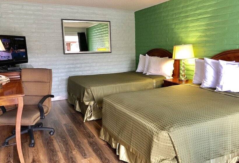 带2个双人床的标准工作室, Hitching Post Studios Inn