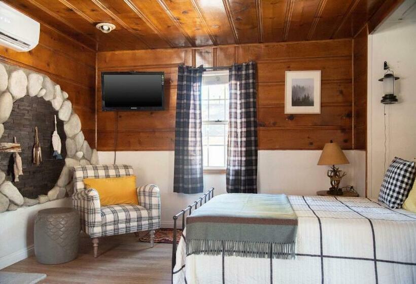 Chata, Lakewood Cabins