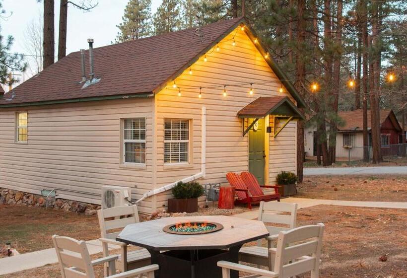 Studio Rodzinne, Lakewood Cabins